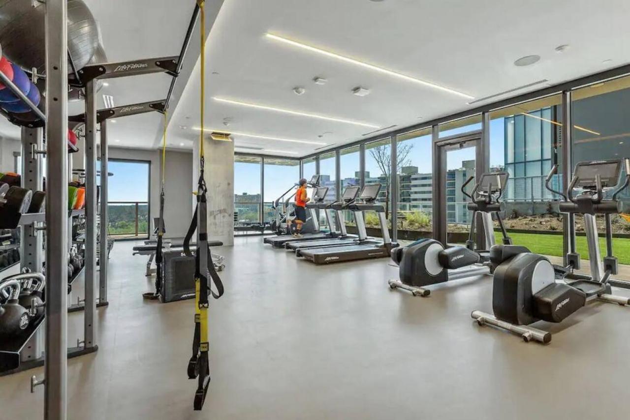 Holiday home Rainey St -luxury 1br - Amenities -rt Pool -17